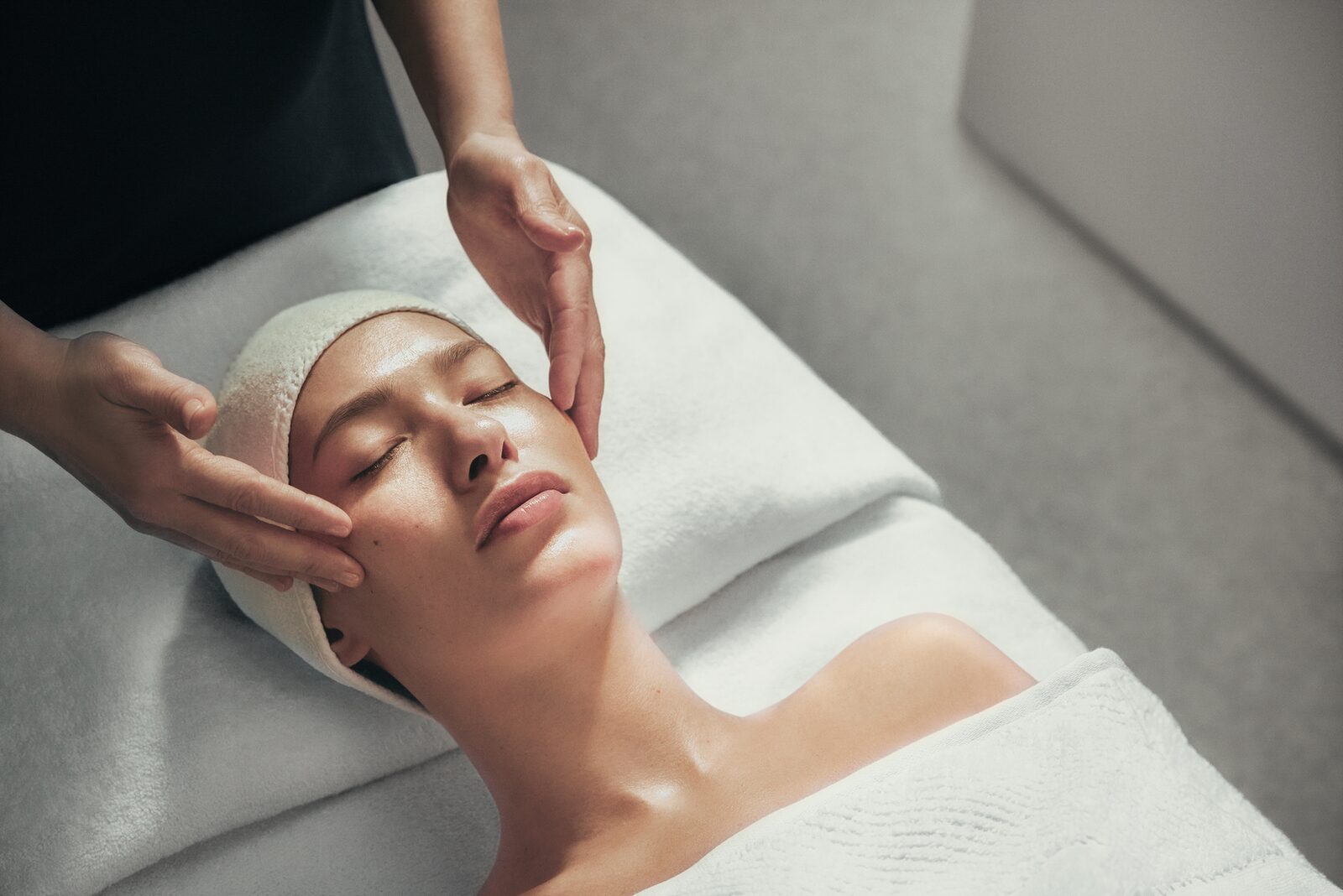 Elemis Expert™ Touch Nourish Facial